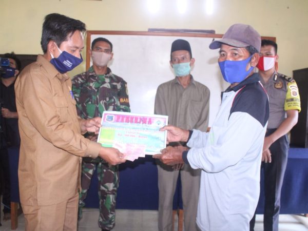 40 KK DI DESA SUNGAI KEPAYANGTERIMA BLT DD TAHAP IV RP 300 RIBU