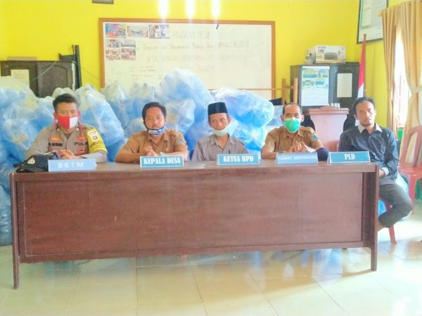 Pemdes Sungai Kepayang Salurkan Bantuan Galon Dan Sabun Untuk Masyarakat