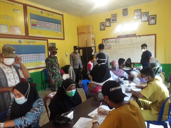 Warga Desa Sungai Kepayang Antusias Mengikuti Vaksin Covid 19